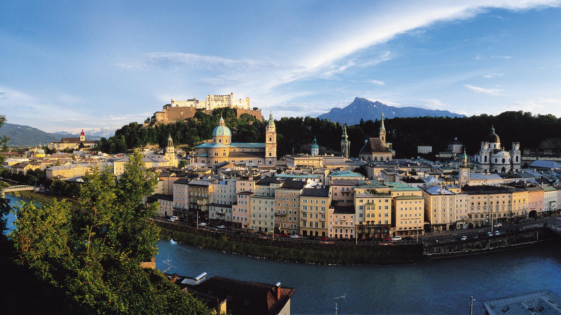 Atemberaubendes Panorama der Stadt Salzburg für Kulturbegeisterte.